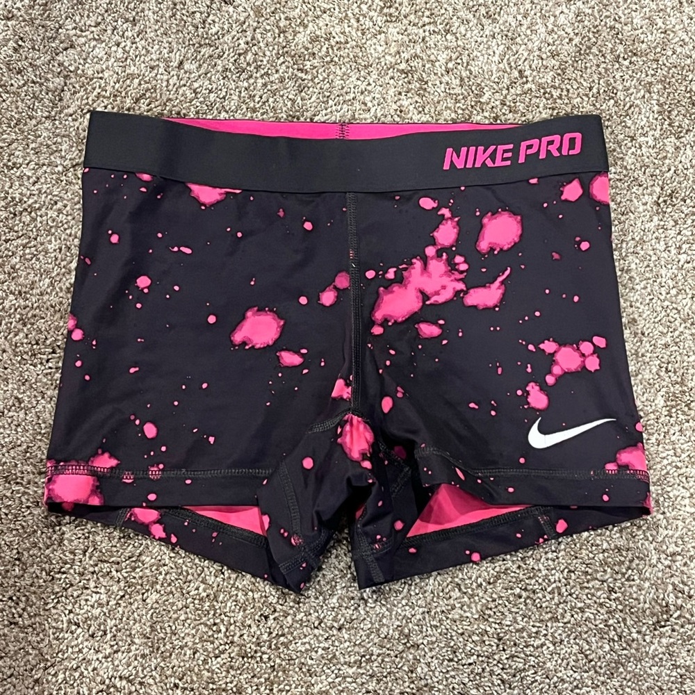Nike Pro Shorts- Black & Pink 🖤💕
